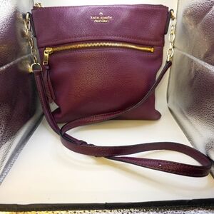 Kate Spade Plum Pebbled Leather Crossbody‎ Bag Gold Hardware Classic Chic